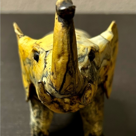 Mini‎ Elephant - Picture 4 of 9